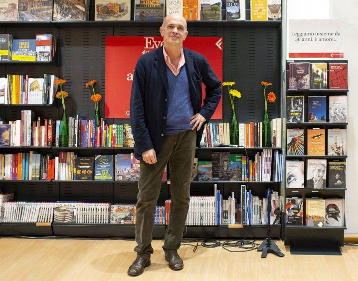 Carlo Feltrinelli, presidente del grupo italiano que llegó a Ciudad Vieja: "La librería de Montevideo es un primer experimento"