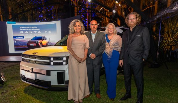 Victoria Hernández (CEO), Antonio Correa (Director Comercial), Graciela Lempert (Presidente) y Stephen Jakter (Vicepresidente).