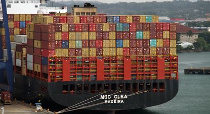 Fletes marítimos aumentan por ataques en el Mar Rojo.