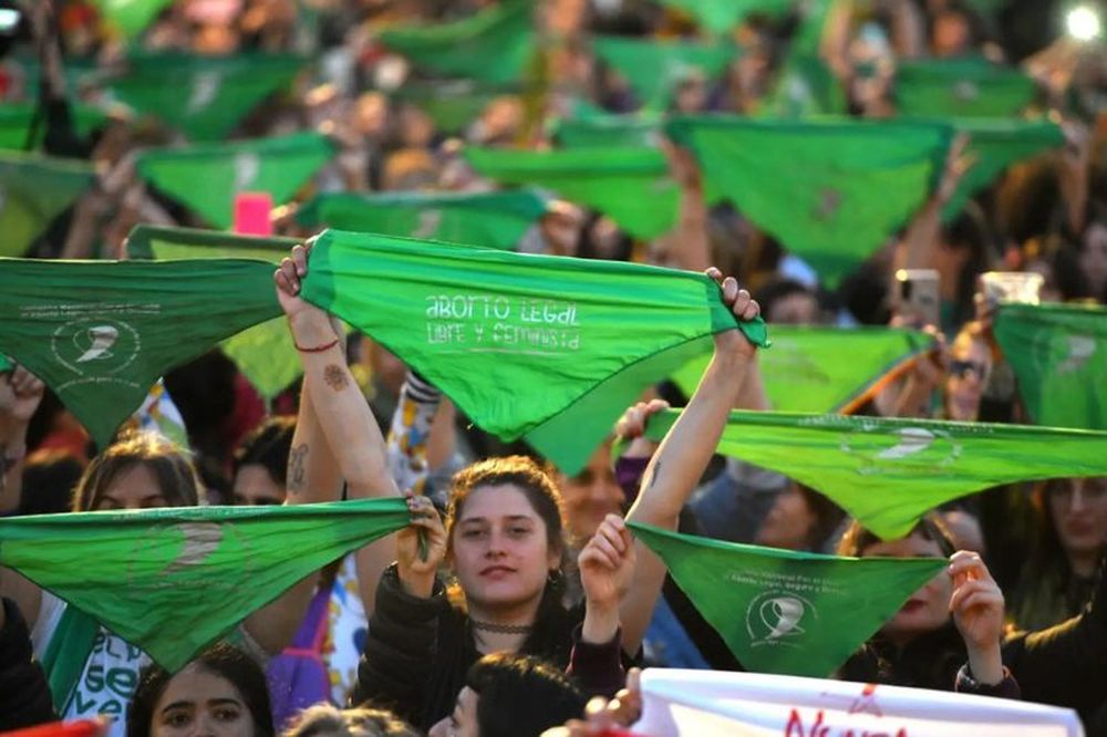 Varias mujeres expresan su apoyo al derecho al aborto durante una manifestación celebrada en Madrid&nbsp;