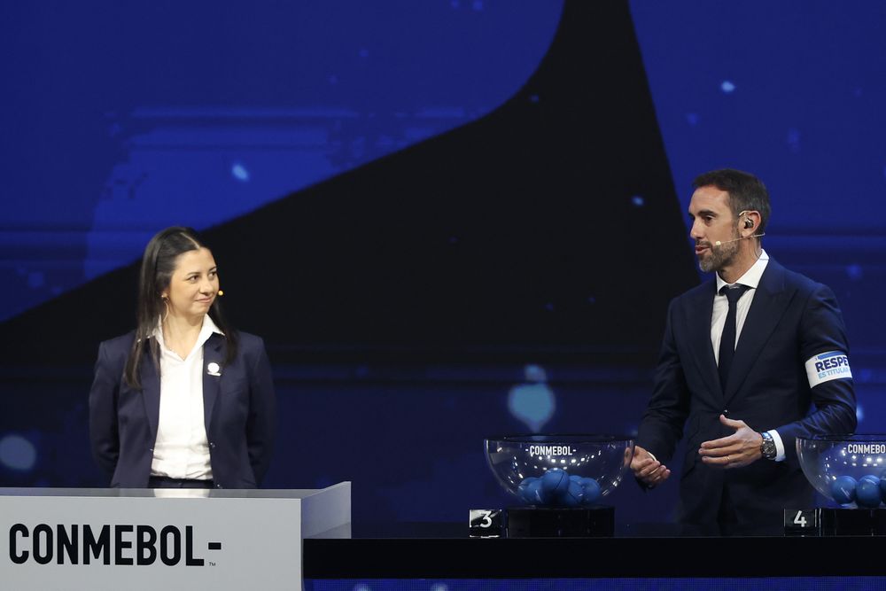 Luciana Antunes y Diego Godín