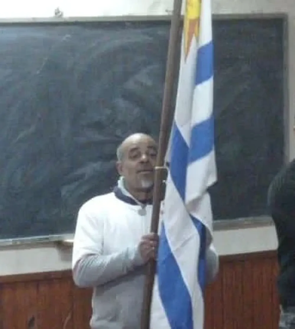 Chacho Correa al jurar la bandera