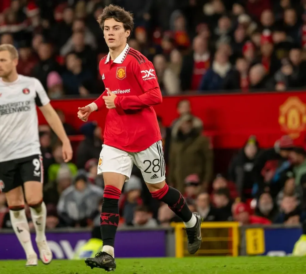 Pellistri espera para jugar en Manchester United
