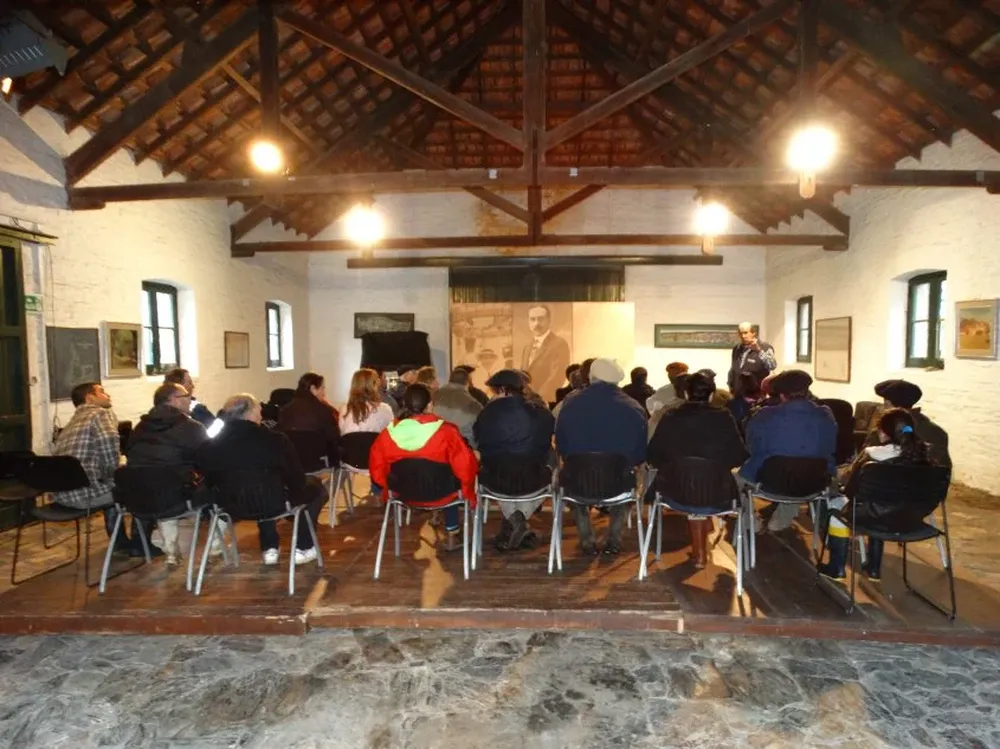 La charla del Dr. Jorge Bonino en el centro de visitantes del Parque Anchorena.