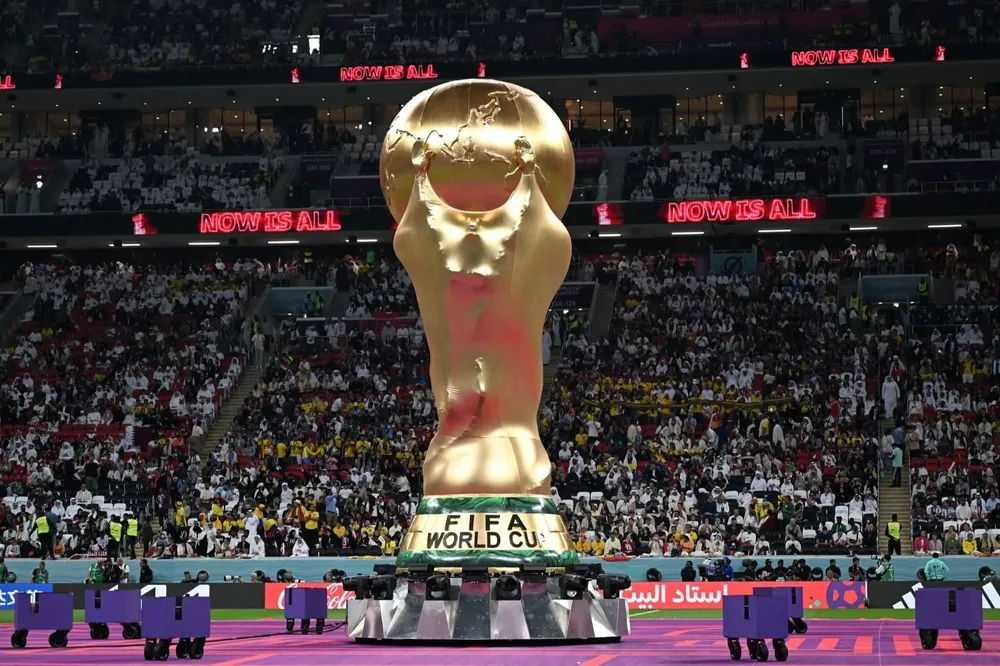 La Copa del Mundo en el partido inaugural del Mundial de Qatar 2022
