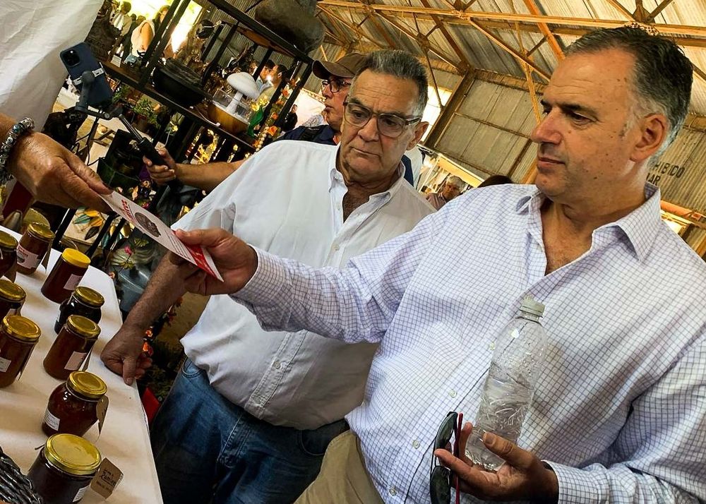 Yamandú Orsi en feria agroindustrial de Durazno