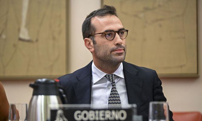 El ministro de Economía, Carlos Cuerpo, comparece en el Congreso para confirmar la designación de José Luis Escrivá al frente del Banco de España,.EFE