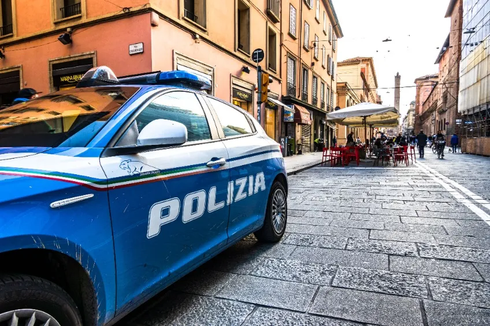 Vehículo de la Policía de Ferrara, Italia. Foto de Questura di Ferrara