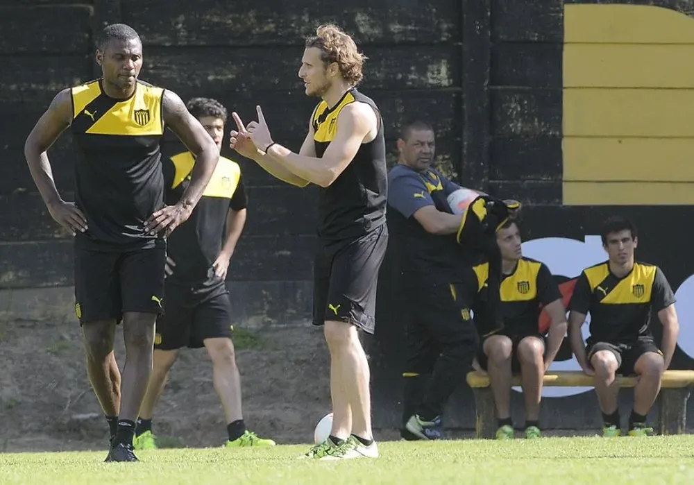 Zalayeta y Forlán, dos hombres importantes de cara al clásico