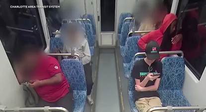 Violento asesinato de una refugiada ucraniana en un tren de EEUU: cómo se convirtió en una intensa disputa política