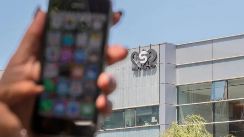 La compañía detrás de Pegasus, NSO Group, ha negado las acusaciones, indicando que no pone estas herramientas en manos de cualquiera y que sus clientes son cuidadosamente valorados