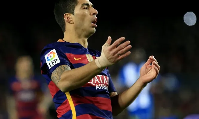 Barcelona sale a defender a Suárez y dice que no insultó