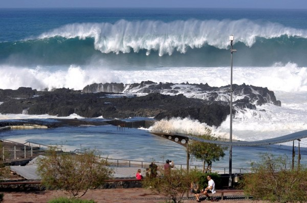 Alerta por fuertes oleajes en las Islas Canarias