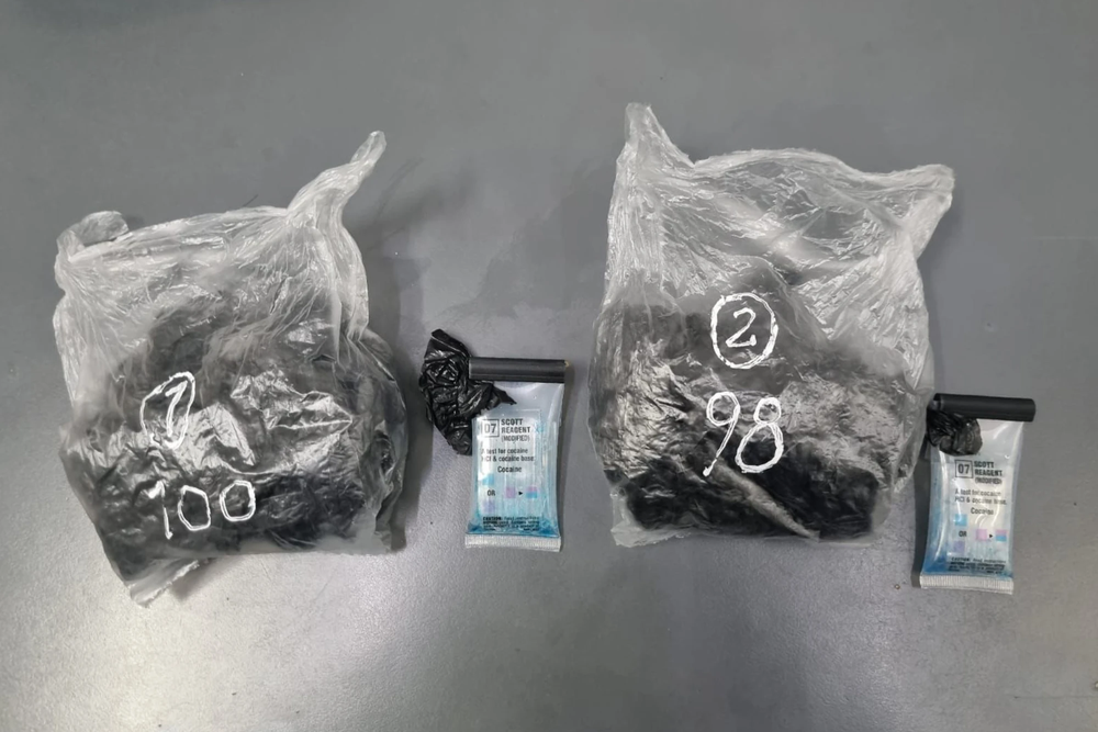 La Policía de la Ciudad secuestró más de 260 dosis de cocaína y varias de marihuana.