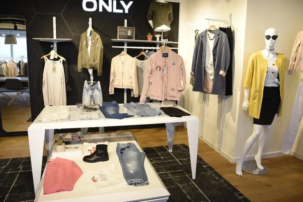 Una tienda de la marca Only que sirve de muestra para proveedores de la región.