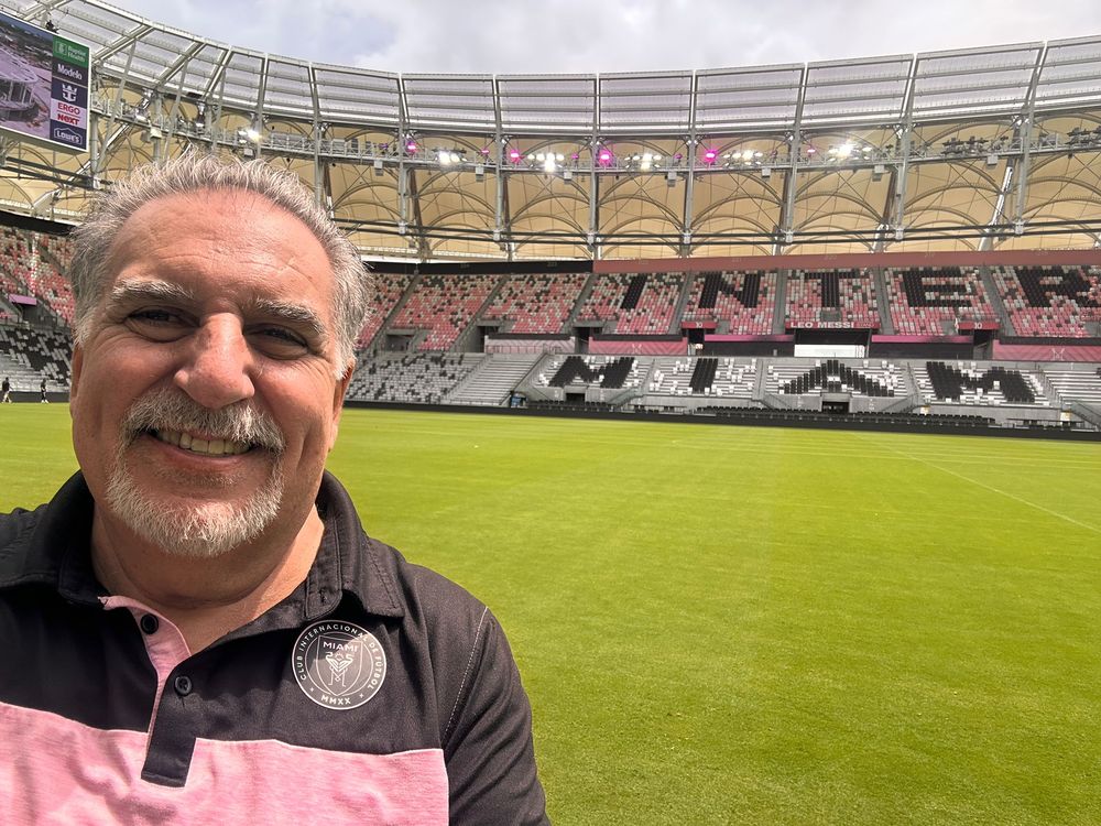 El histórico relator argentino Fernando Fiore, en el nuevo estadio del Inter Miami.