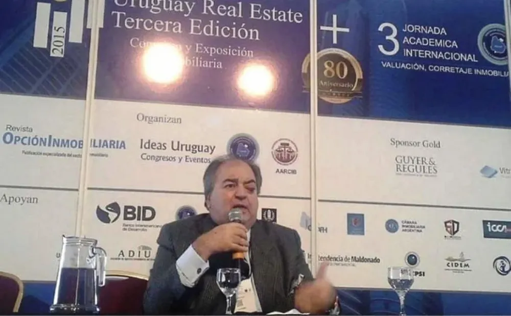 Carlos María Ipuche durante su disertación en el 3er. Uruguay Real Estate 2015