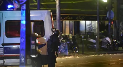 termino toma de rehenes en teatro: dos terroristas abatidos