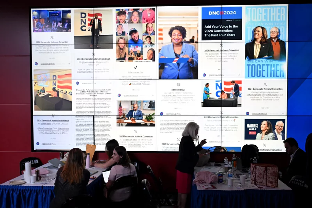 Muro de creadores de contenido en la Convención Nacional Demócrata de 2024.