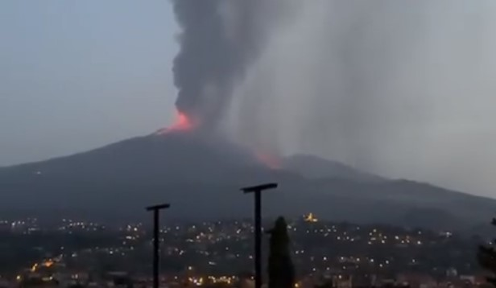 Preocupación en Sicilia por la actividad en el Etna.