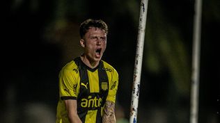 Germán Barbas celebra uno de sus tantos goles en las inferiores de Peñarol