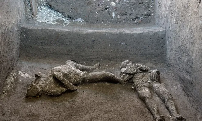 Descubren en Pompeya los restos de dos víctimas de la erupción del año 79 d. C.