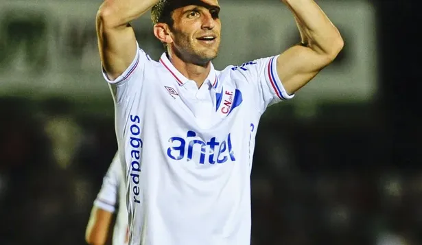 Iván Alonso es insustituible en el centro del ataque.