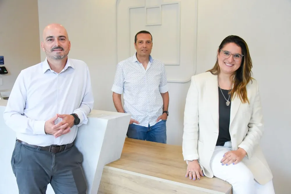 Fernando Martínez, Gerente General, Rodrigo Quintana, Jefe de Operaciones, Valeria Díaz Tognola, Jefa de Marketing