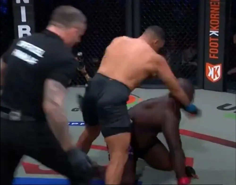 Islem Masraf tiró a Mickaël Groguhe en solo 12 segundos