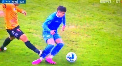 La patada de González a Altez