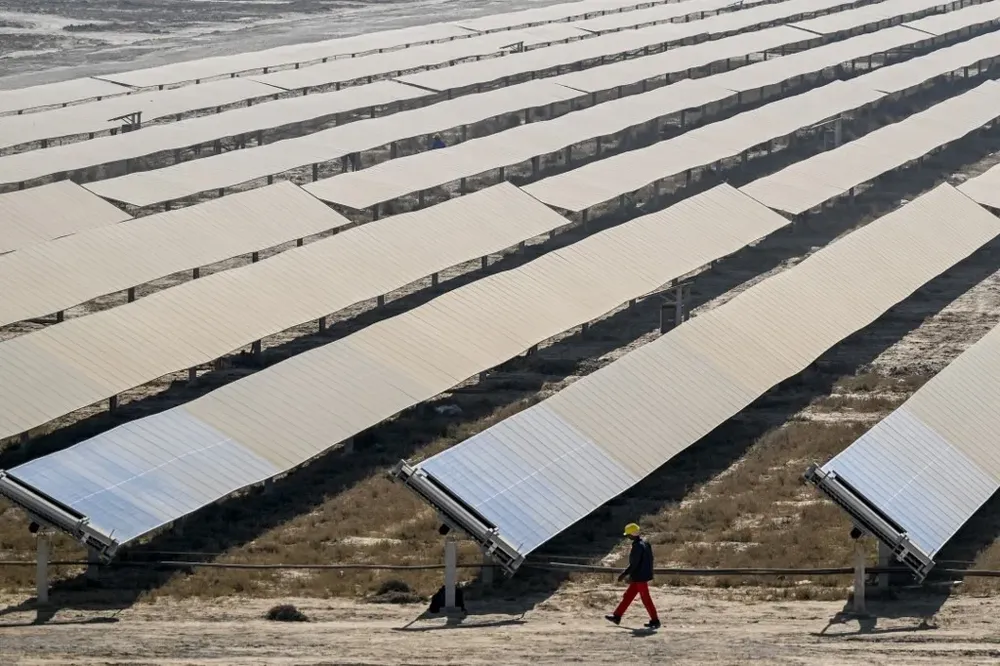 El parque generará 30 gigavatios de energía solar y eléctrica: 17 GW para Adani y el resto para otras empresas, suficiente para abastecer a 18 millones de personas.