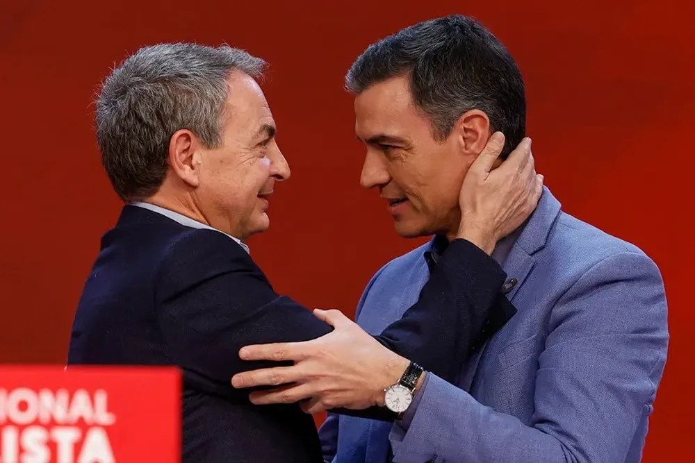 Presidente de España, Pedro Sánchez, y expresidente José Luis Rodríguez Zapatero.
