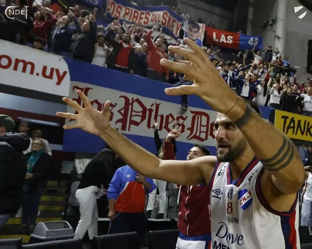 Miguel Barriola con la camiseta de Nacional