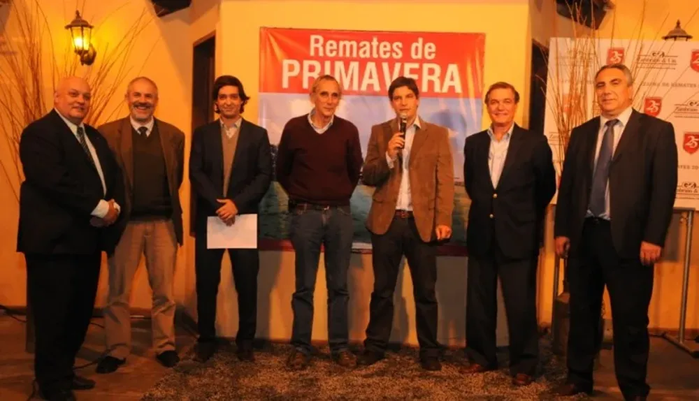 Integrantes del BROU, de la Rural de Florida y de Zambrano & Cía