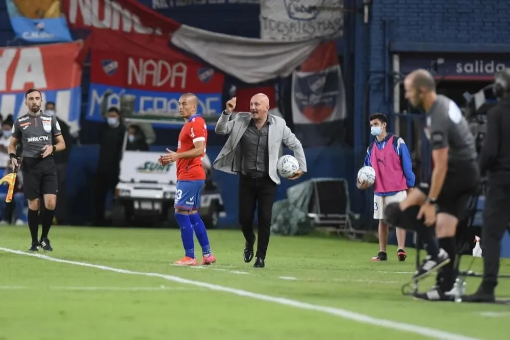Pablo Repetto durante el partido con Liverpool