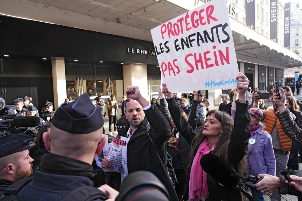 Protestas en París contra la apertura de la primera tienda física de Shein.&nbsp;