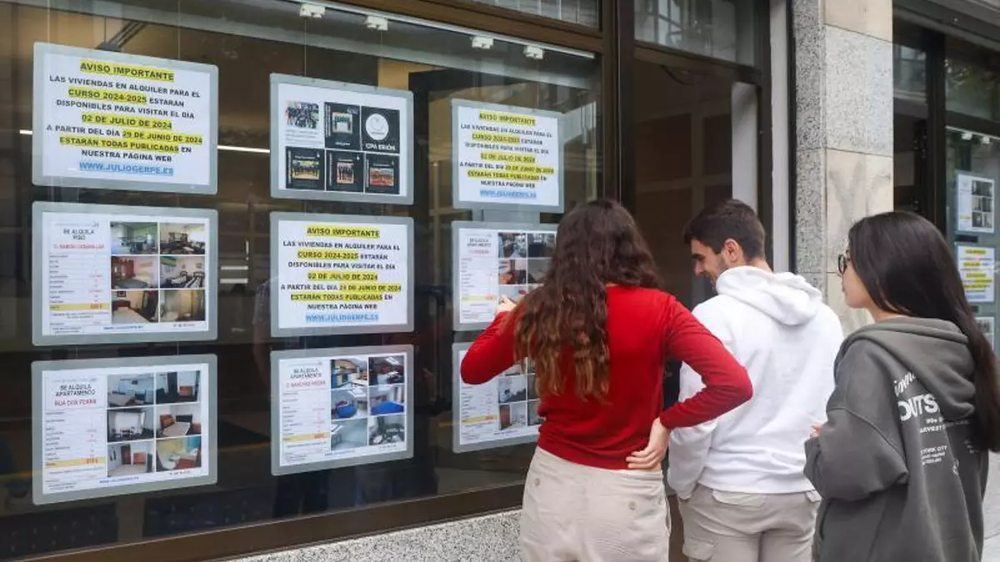 El 43% de los autónomos gasta hasta el 50% de sus ingresos en el alquiler de su local en España. (EFE)