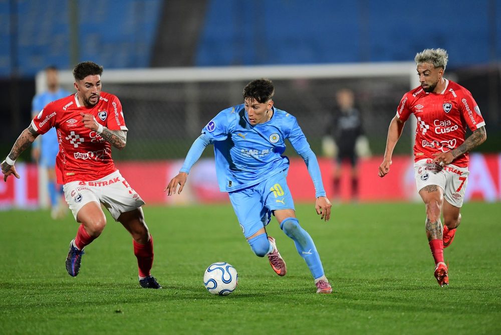 Santiago Arias ante Esteban Obregón
