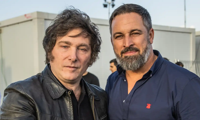 El presidente de Argentine, Javier MIlei junto al líder de Vox, Santiago Abascal