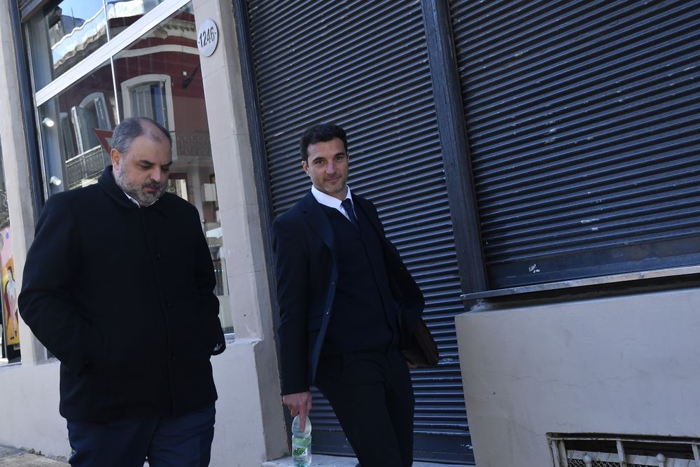 Audiencia Charles Carrera/ Juan Manuel González Rossi,
