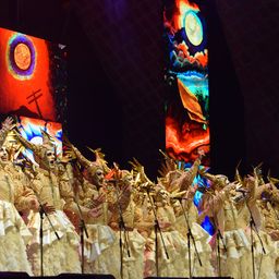 Daecpu postergó la actuación Doña Bastarda (en la foto la murga, con Agustín entre sus componentes, durante la segunda rueda del concurso en el Teatro de Verano).