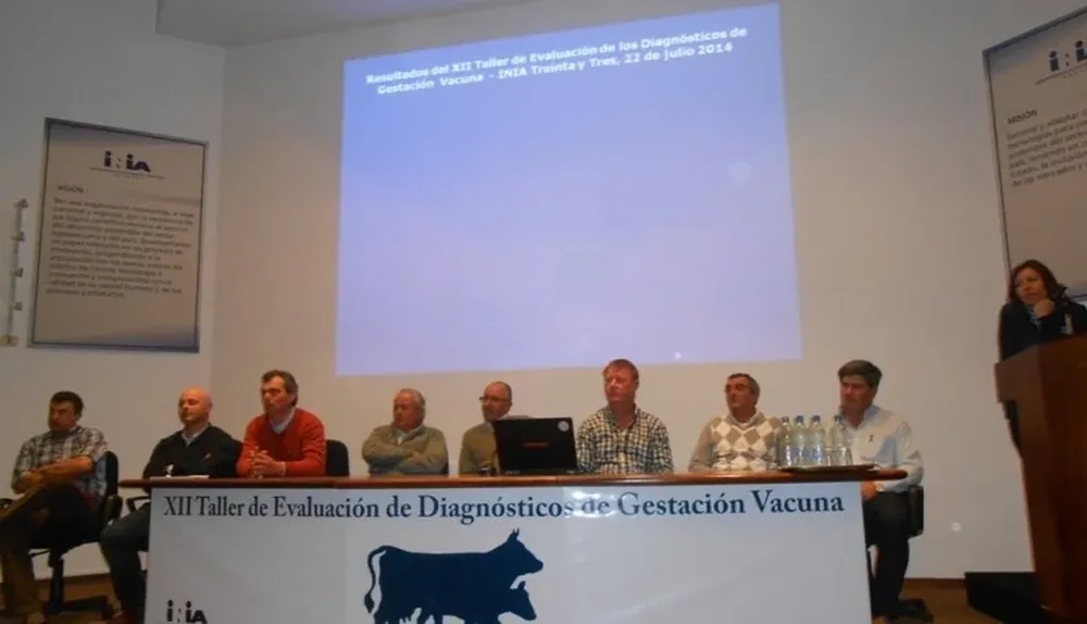 El panel del taller ayer en Treinta y Tres