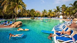 Advierten por falsas indigestiones de turistas británicos