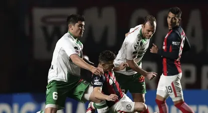 Riquero en acció ante San Lorenzo