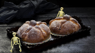 El Pan de Muertos, un puente culinario entre España y México. El Pan de Muertos, un puente culinario entre España y México.
