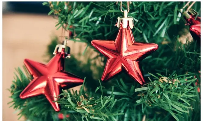 ¿Cómo se prepara la decoración de los shoppings para las fiestas?