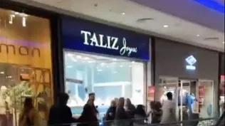 La gente comenzó a correr por el estruendo