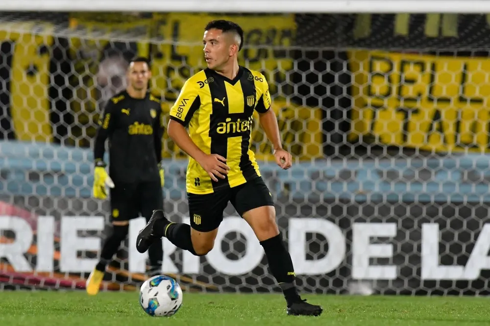 Leonardo Fernández es una de las figuras de Diego Aguirre