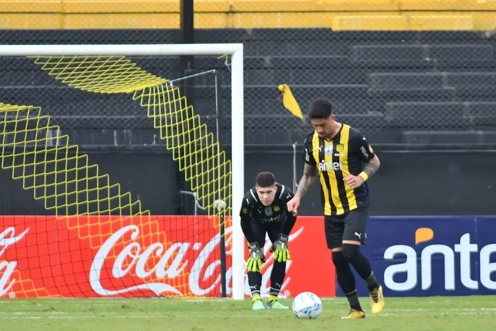 Dawson se lesionó en los primeros minutos y estiró mucho, pero debió salir del equipo para el inicio del segundo tiempo