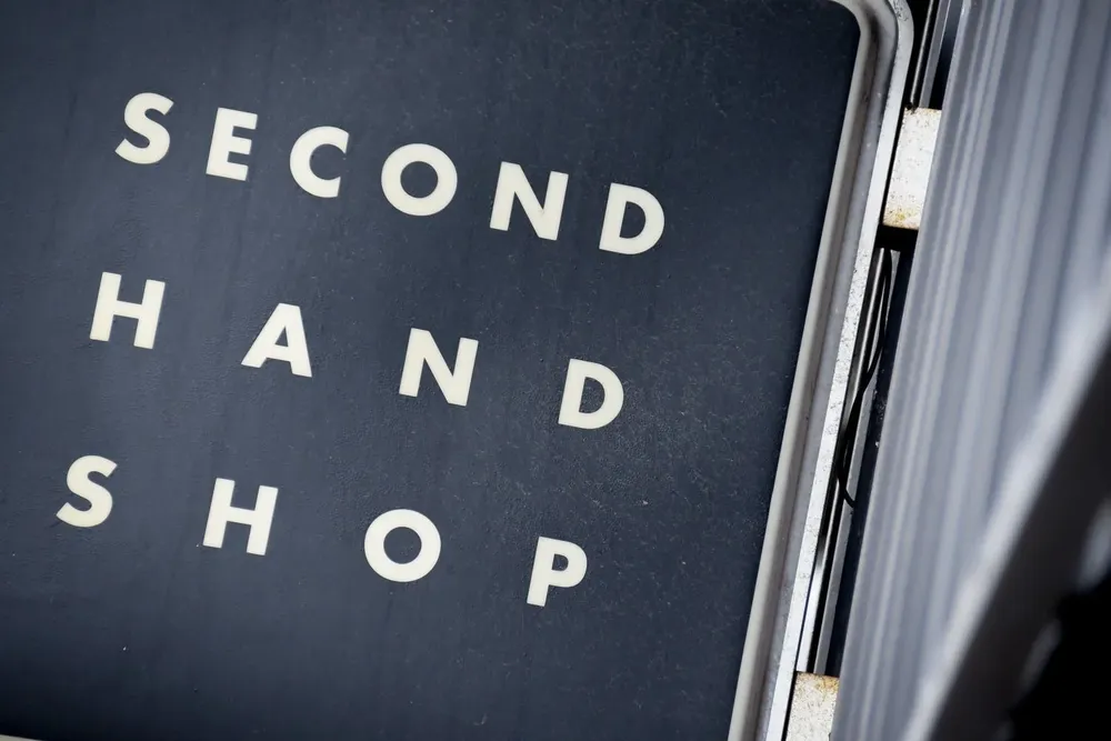 Second-hand